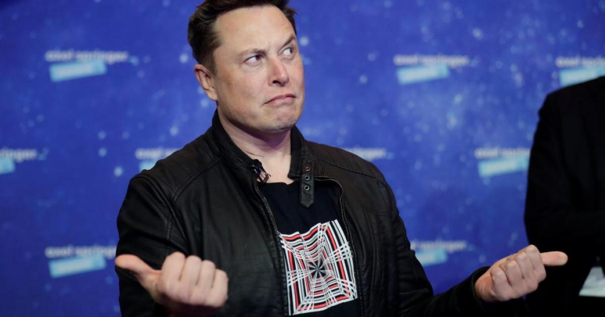 Elon Musk Canlı Yayında Gelişmeleri Anlatıyor!